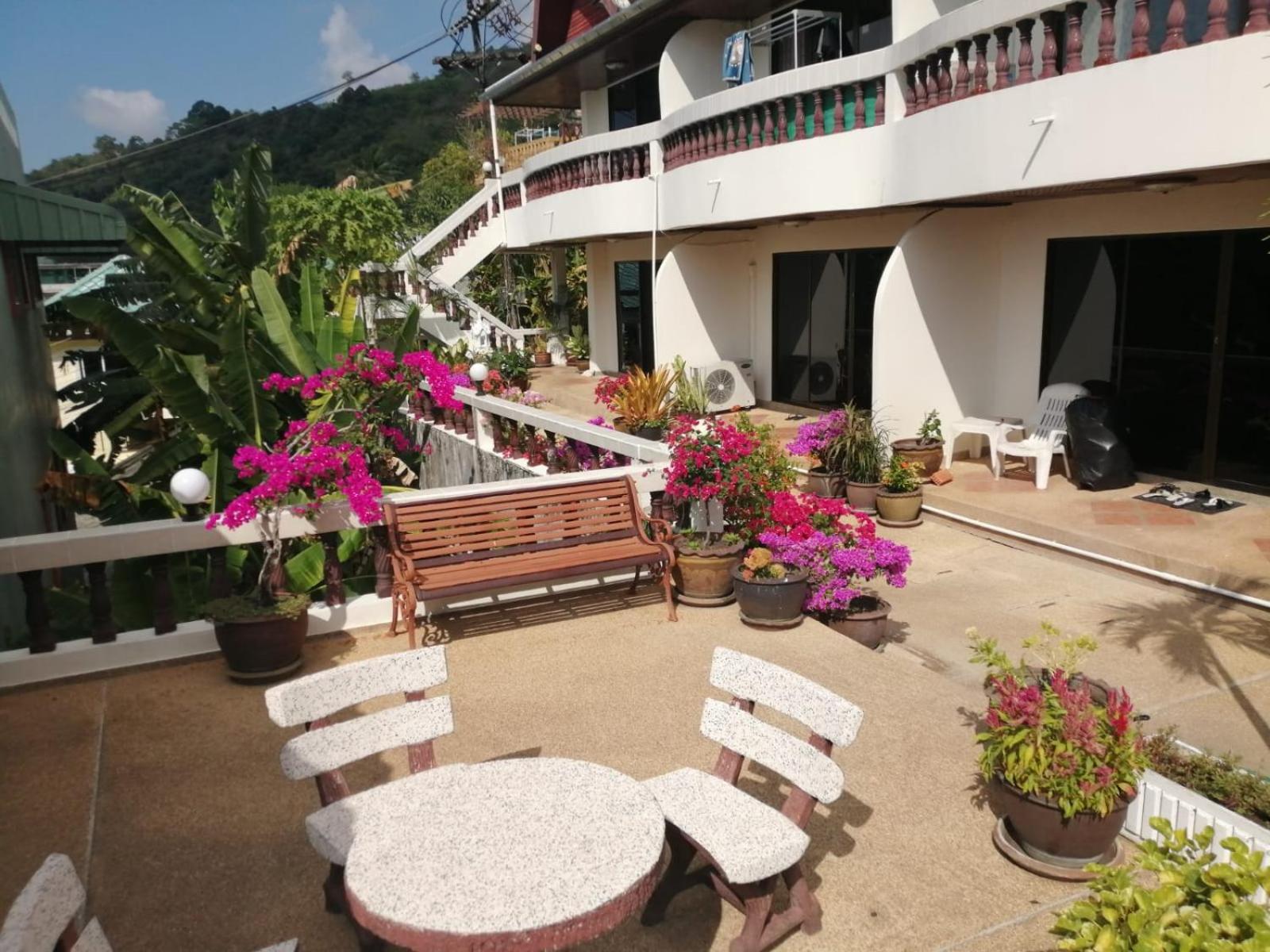 Blue Sky Residence Patong Extérieur photo