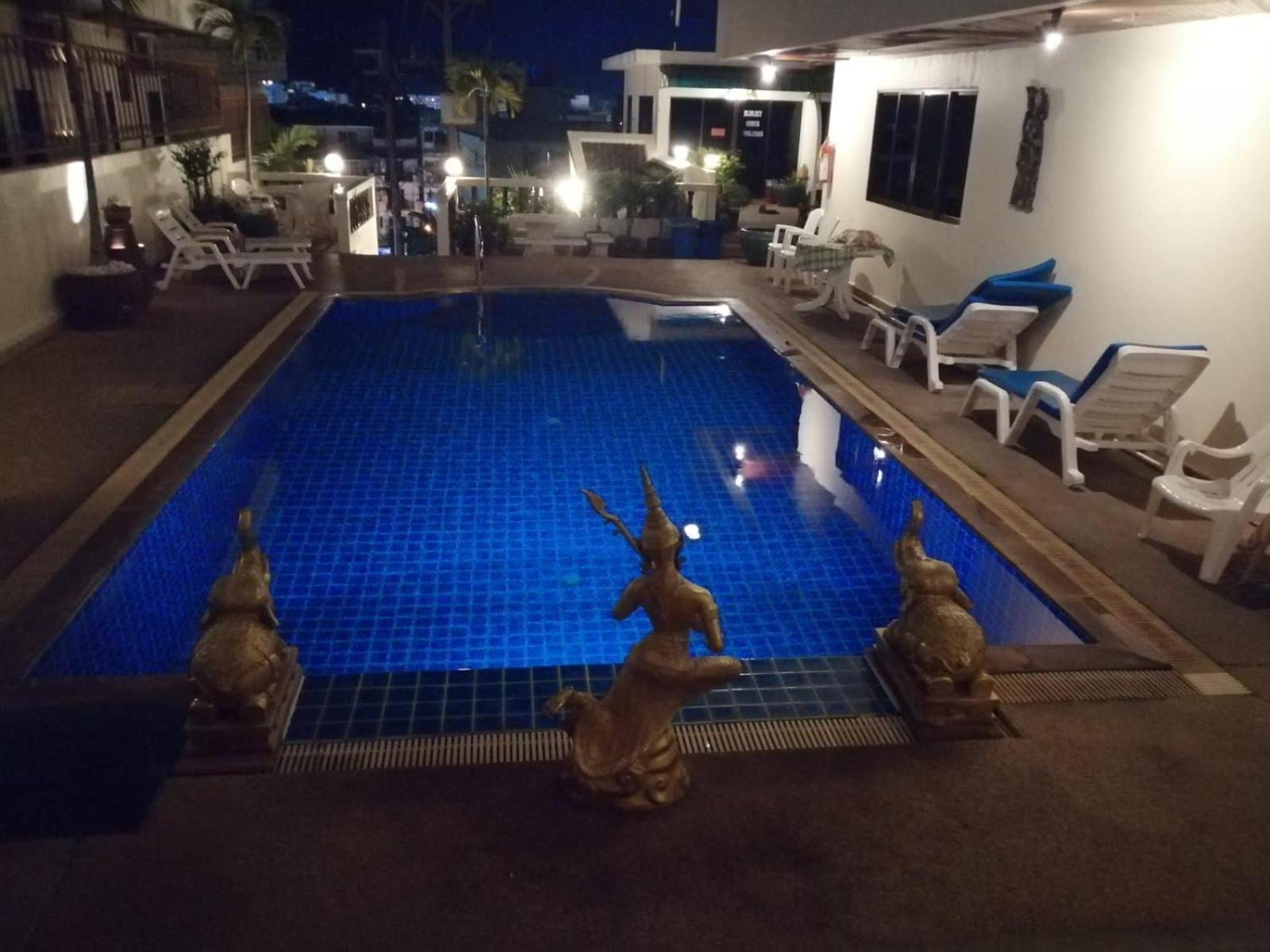 Blue Sky Residence Patong Extérieur photo