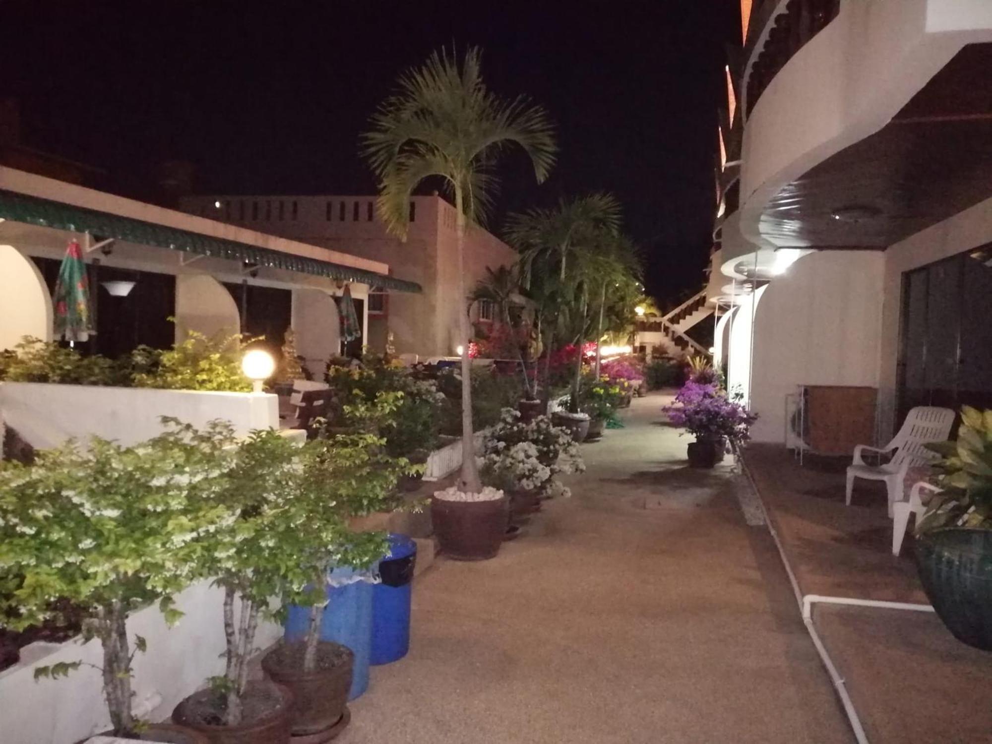 Blue Sky Residence Patong Extérieur photo