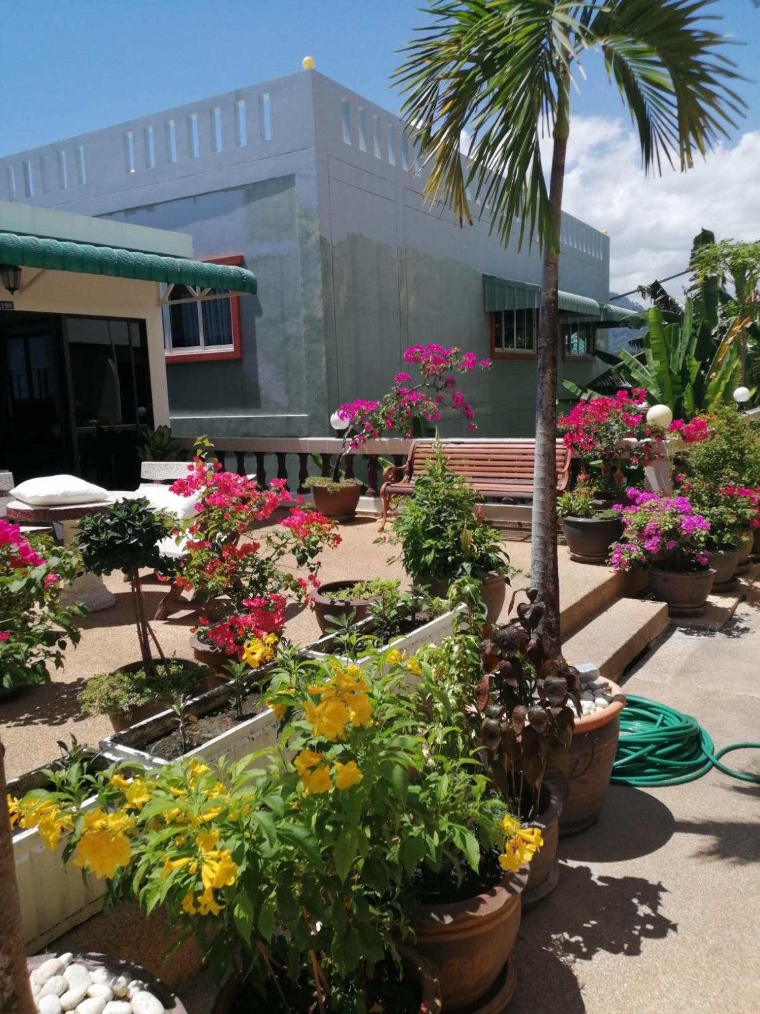 Blue Sky Residence Patong Extérieur photo