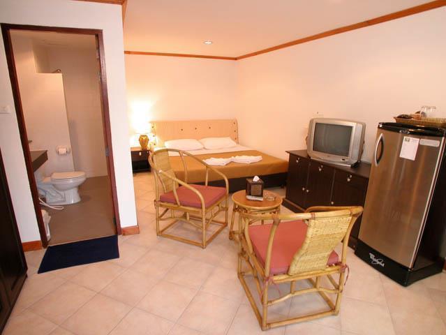 Blue Sky Residence Patong Extérieur photo