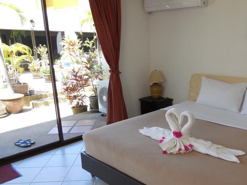 Blue Sky Residence Patong Extérieur photo