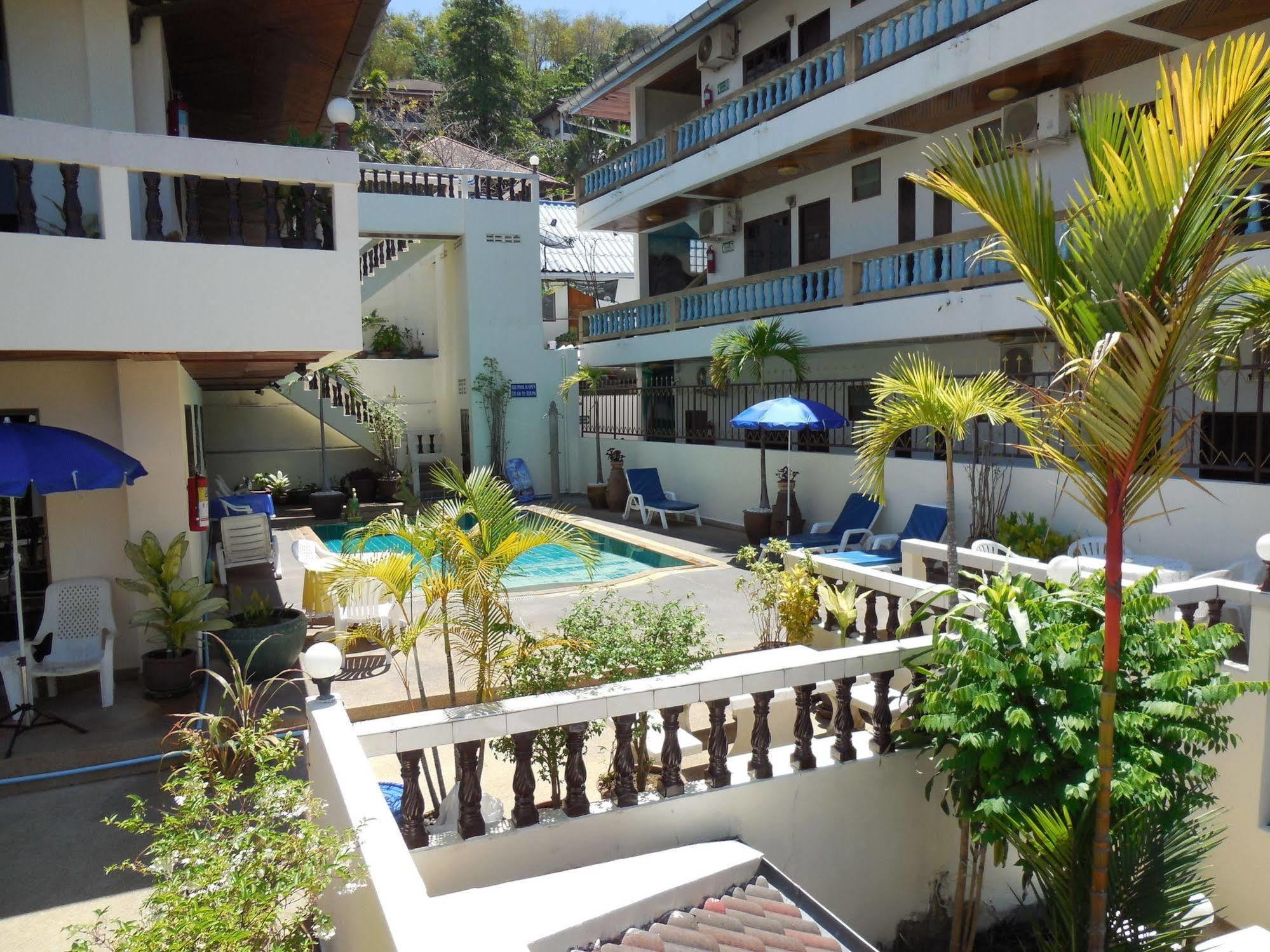 Blue Sky Residence Patong Extérieur photo