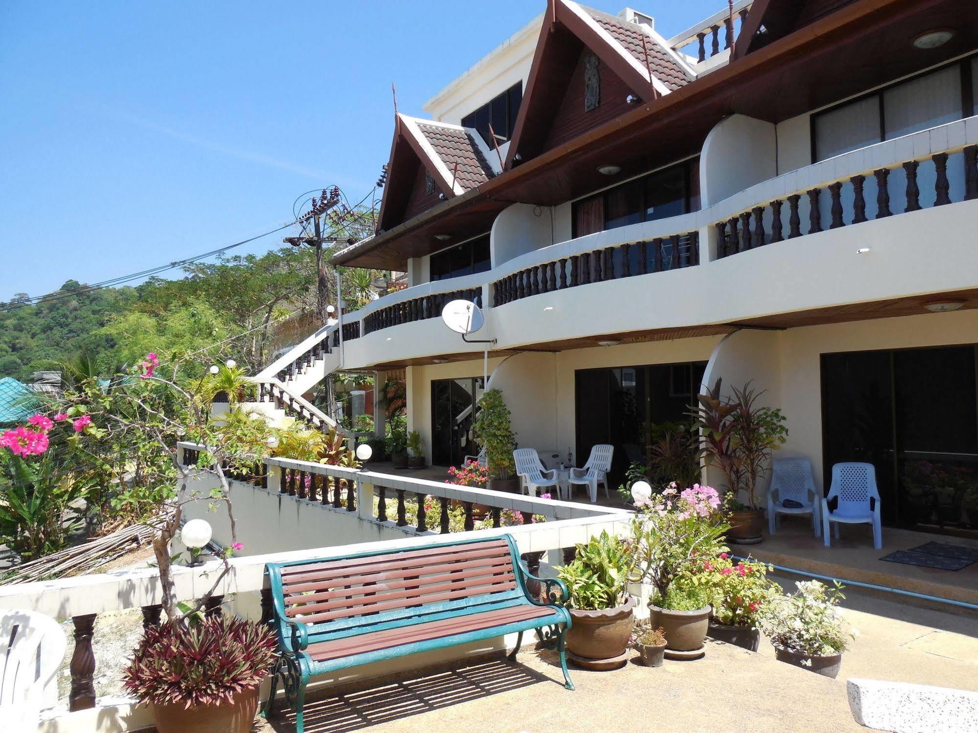 Blue Sky Residence Patong Extérieur photo