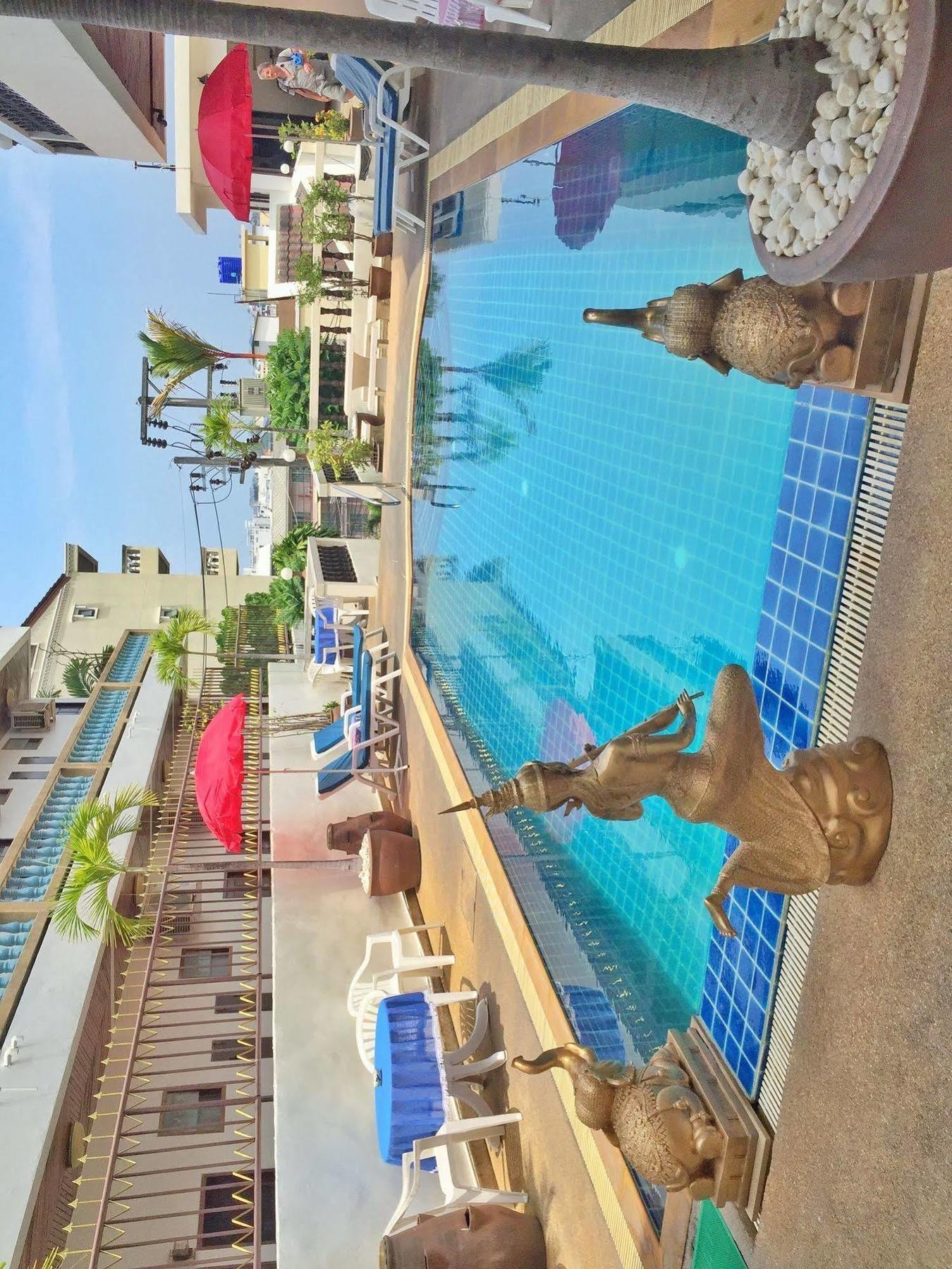 Blue Sky Residence Patong Extérieur photo