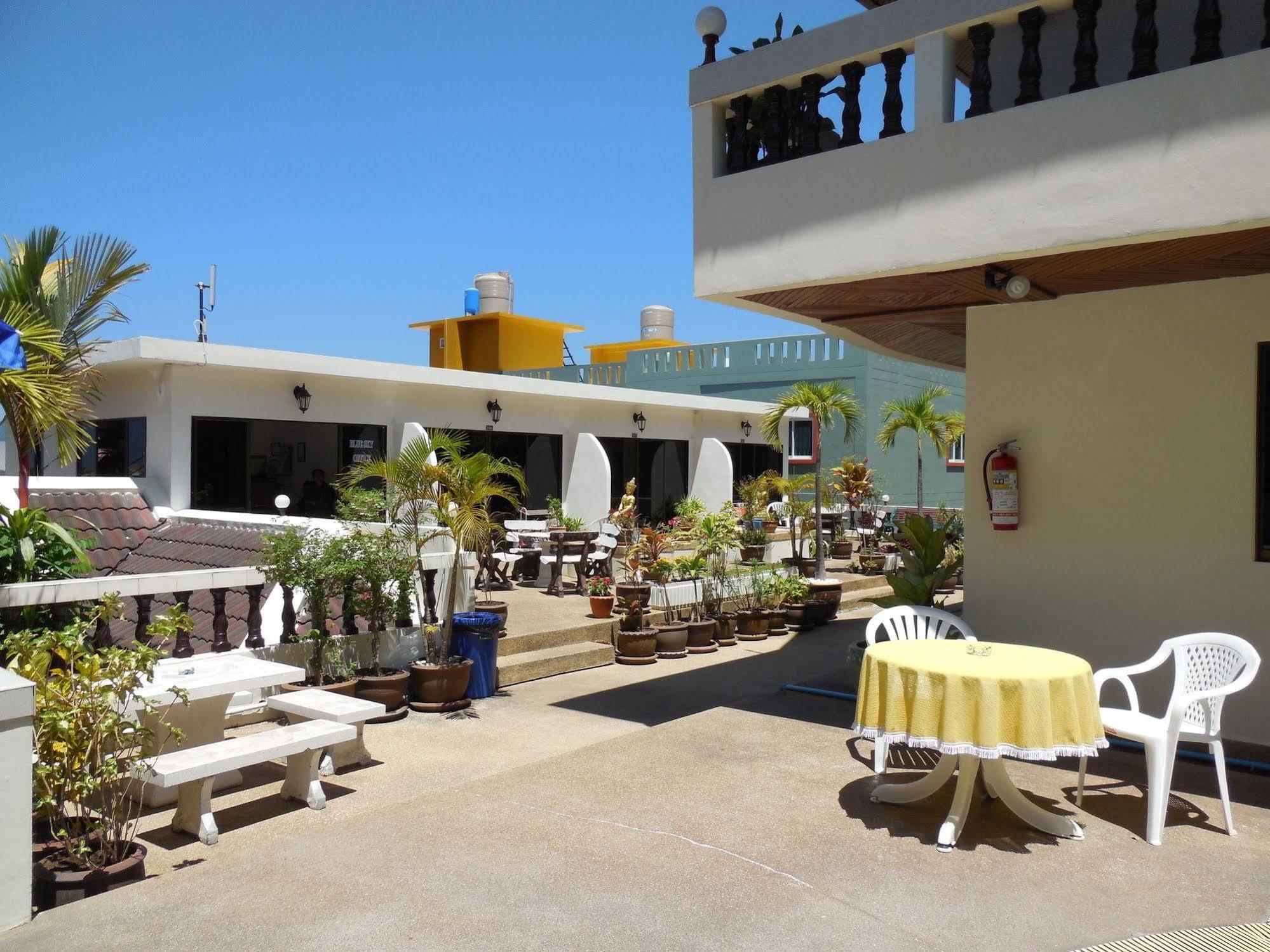 Blue Sky Residence Patong Extérieur photo